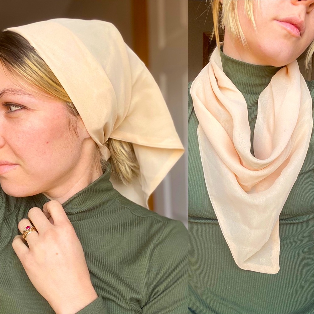 1950’s Creamy Chiffon Neckerchief 🌾